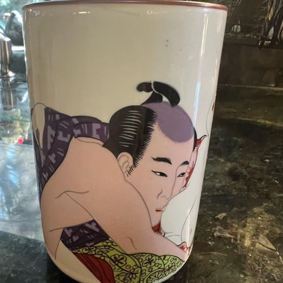 1950’s (8) Vintage Erotic Japanese Cups.. 4.5” .. In perfect condition.. - Picture 3 of 4